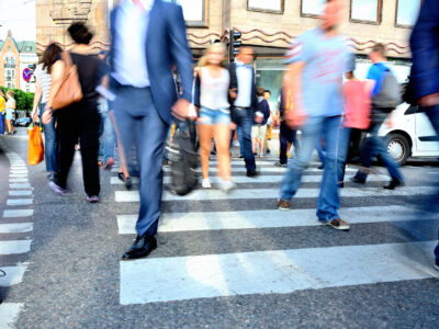 personer p&aring; &ouml;verg&aring;ngsst&auml;lle