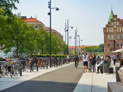 M&auml;nniskor p&aring; Triangeln Malm&ouml;